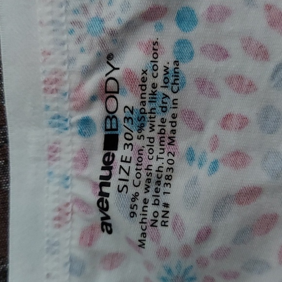 Multi-colored Pinwheel Print Panties - Picture 6 of 6